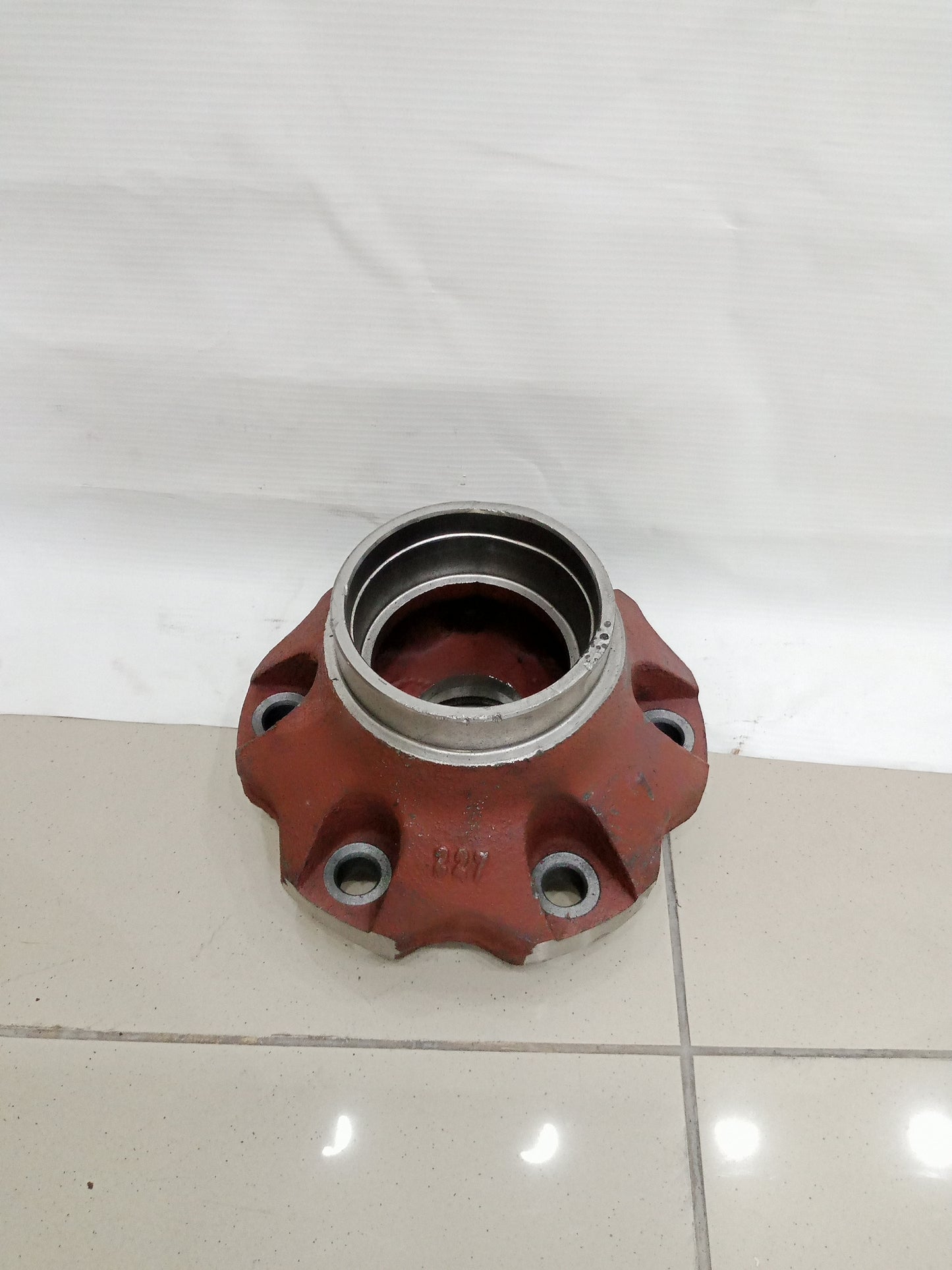 Front Hub MF 385/375 Millat Tractors